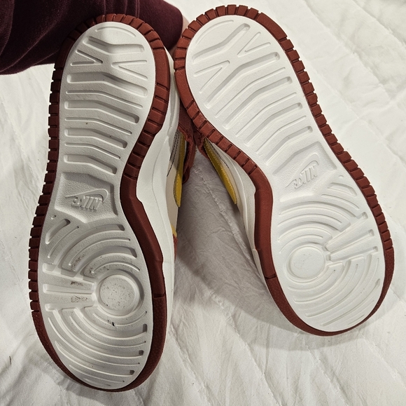 NIKE Dunk High Up 'Cinnabar' - Picture 6 of 9